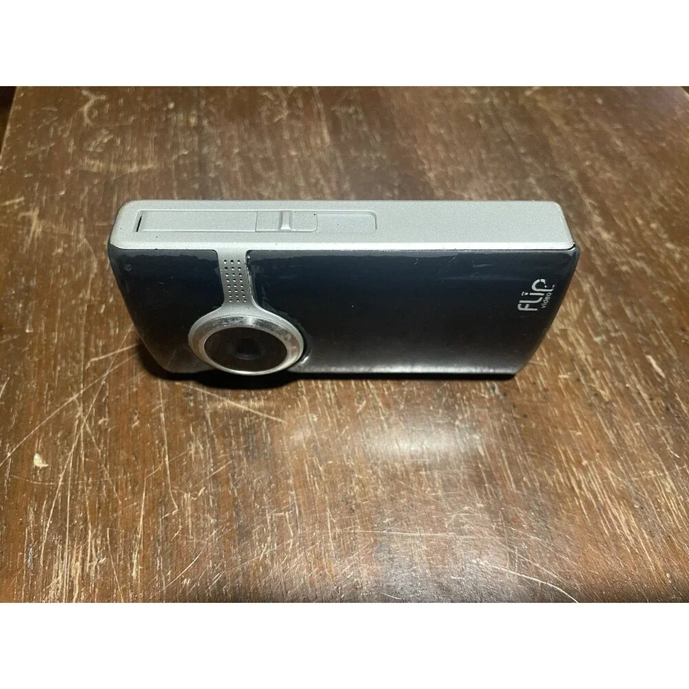 Flip Ultra HD Video Camera 8GB Memory U32120 Untested Battery Cover Not Closing